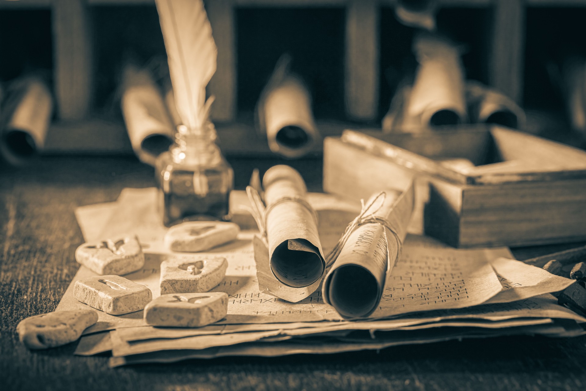 Runic divination by stones made of Celtic language